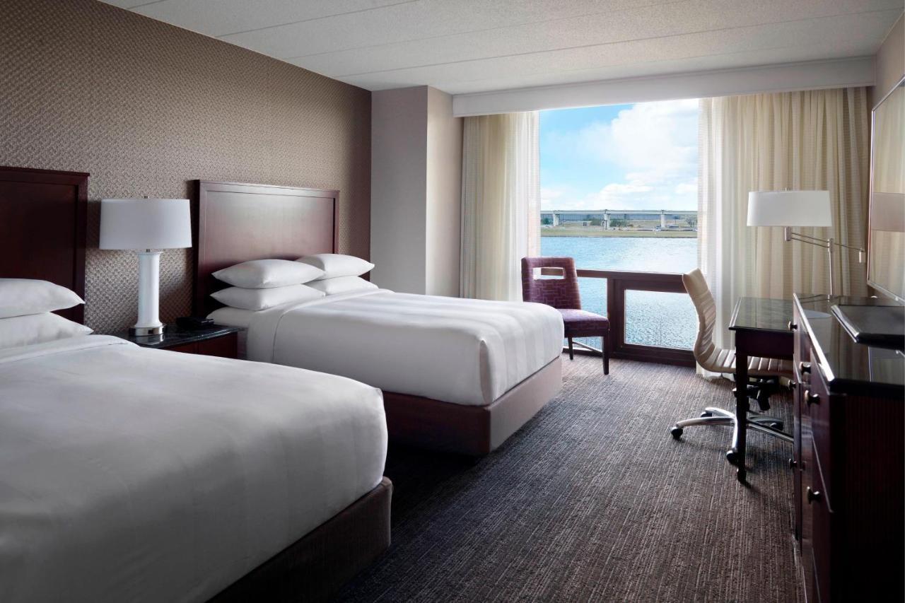 Отель Washington Dulles Airport Marriott Стерлинг Экстерьер фото