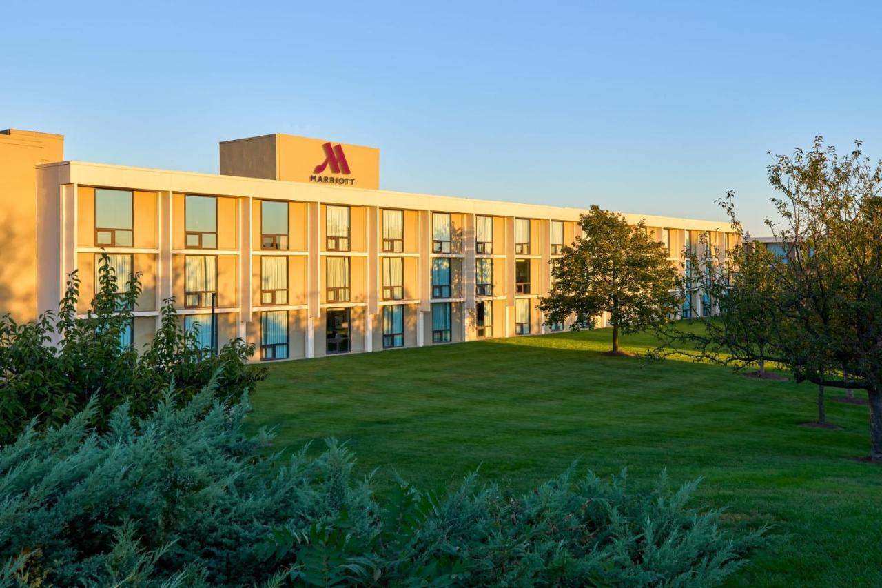 Отель Washington Dulles Airport Marriott Стерлинг Экстерьер фото