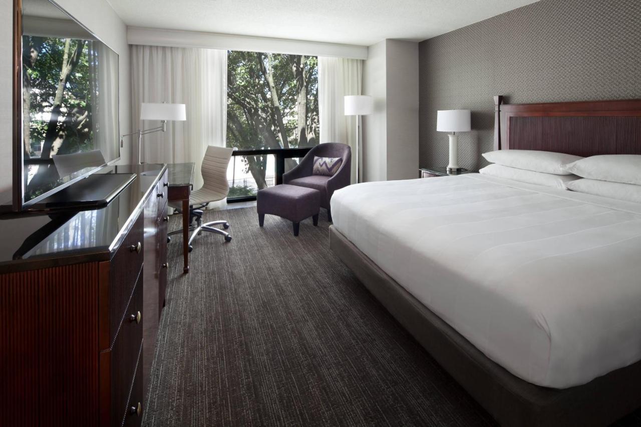 Отель Washington Dulles Airport Marriott Стерлинг Экстерьер фото