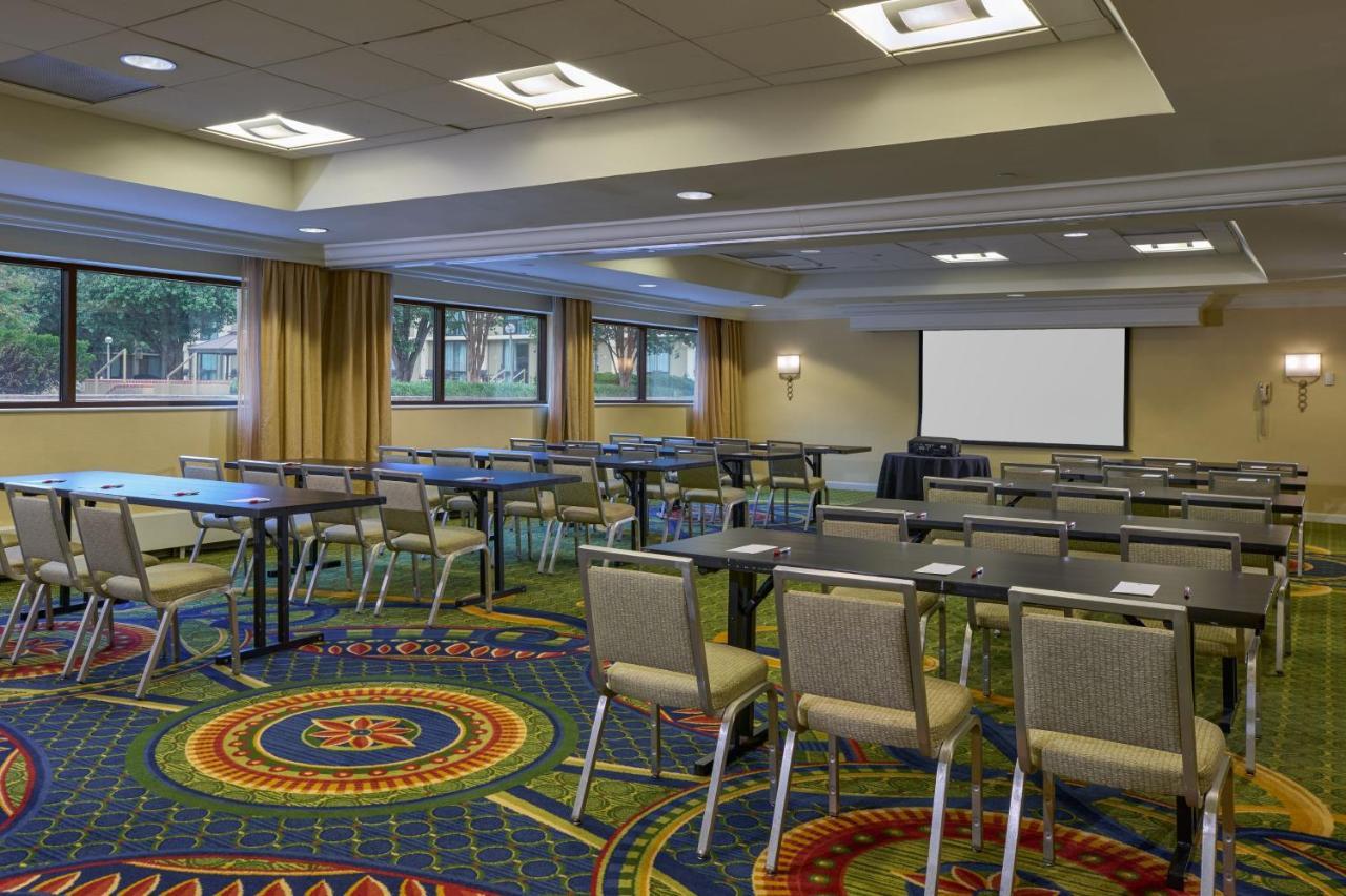 Отель Washington Dulles Airport Marriott Стерлинг Экстерьер фото