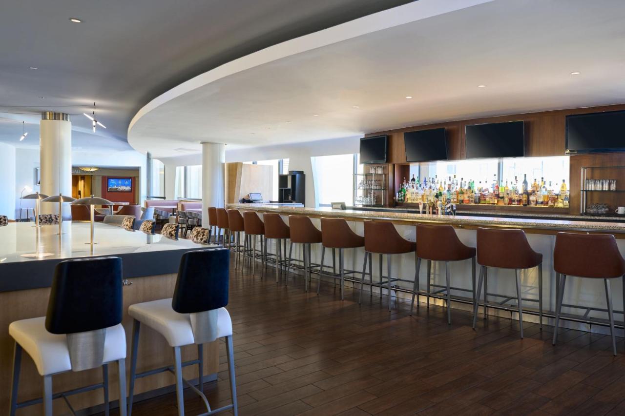 Отель Washington Dulles Airport Marriott Стерлинг Экстерьер фото