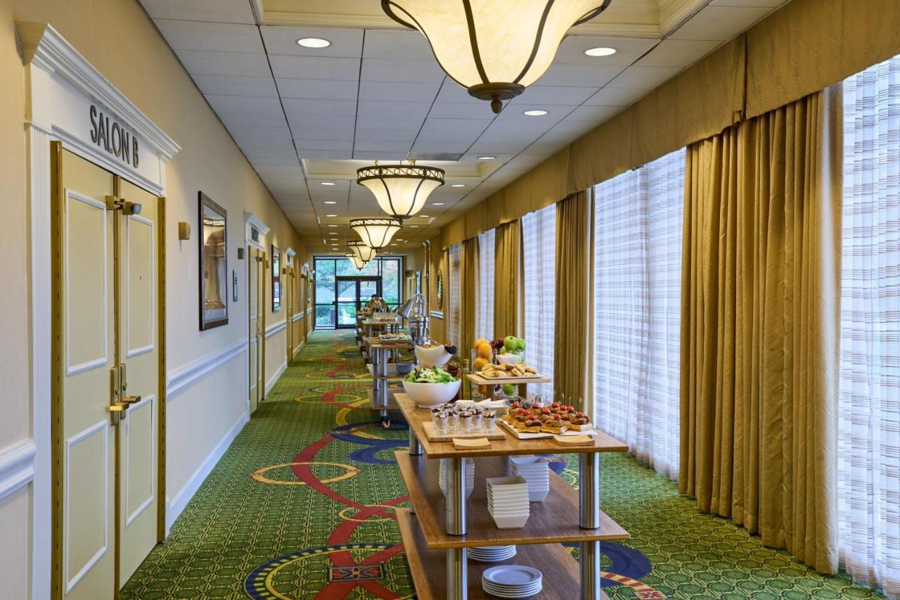 Отель Washington Dulles Airport Marriott Стерлинг Экстерьер фото