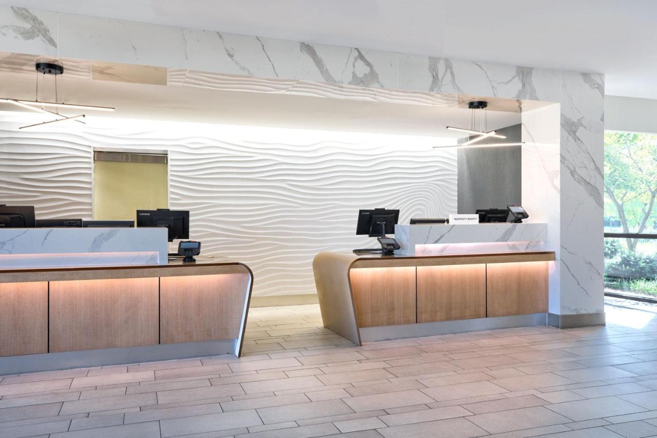 Отель Washington Dulles Airport Marriott Стерлинг Экстерьер фото