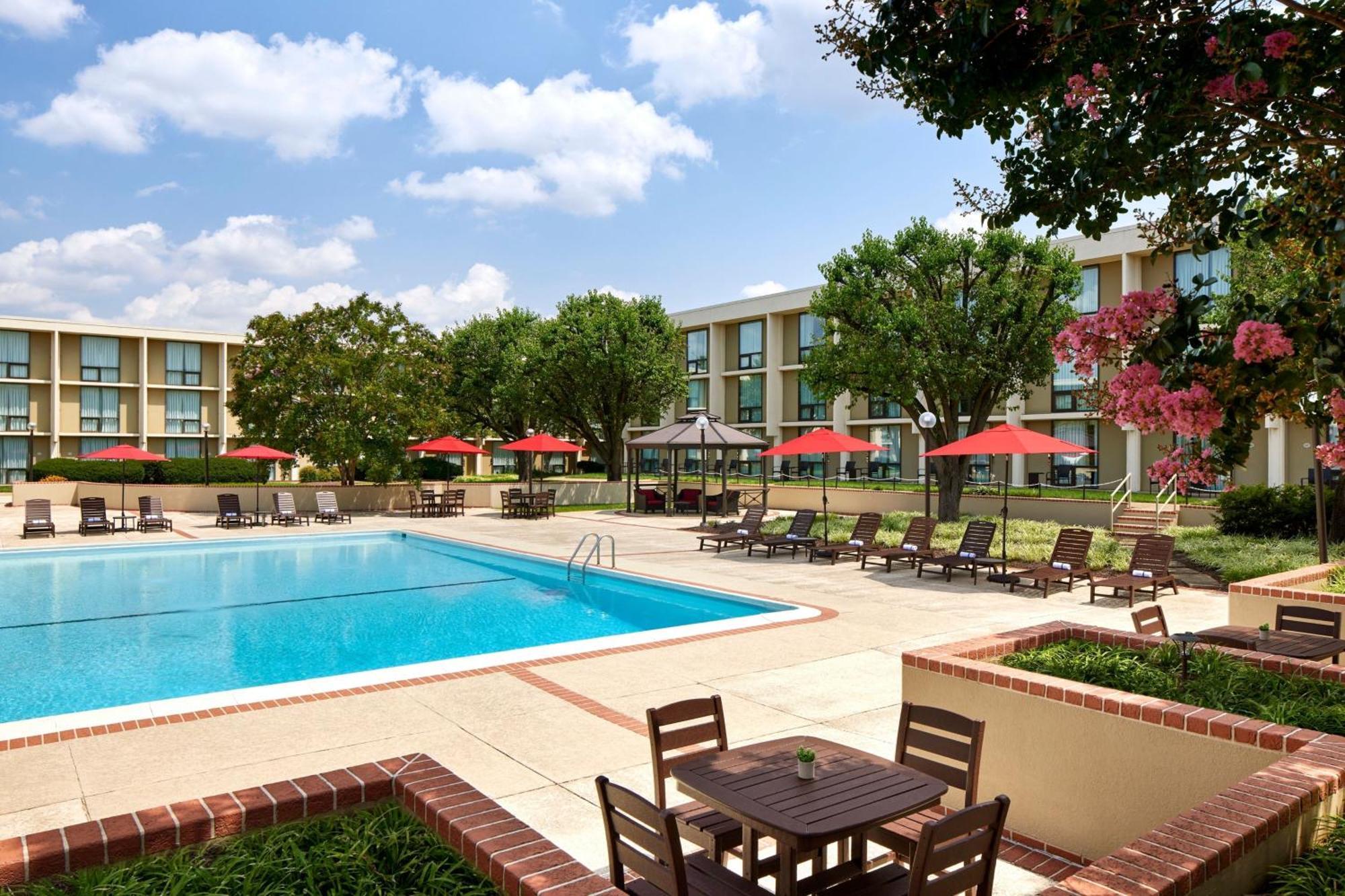 Отель Washington Dulles Airport Marriott Стерлинг Экстерьер фото