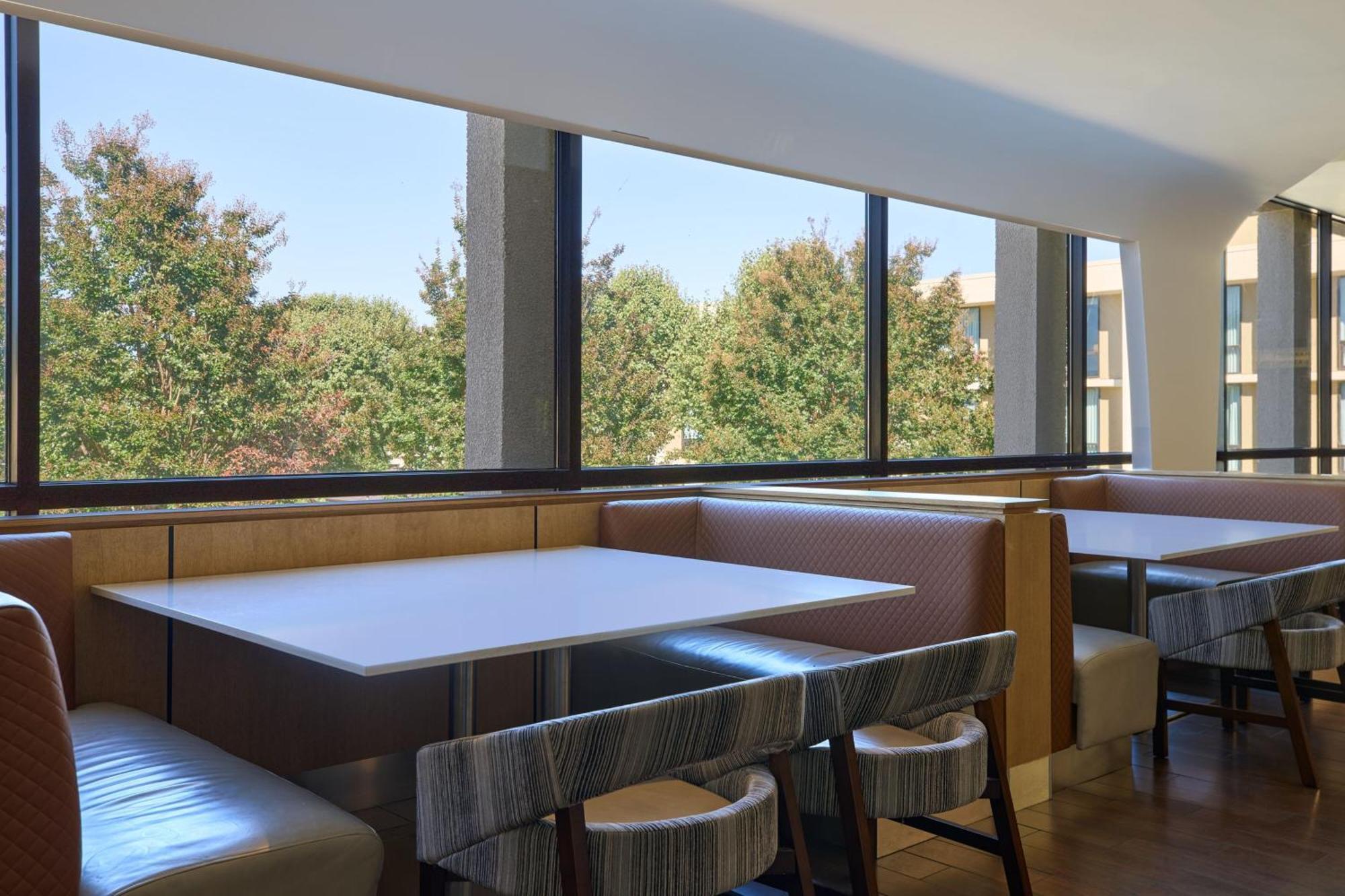 Отель Washington Dulles Airport Marriott Стерлинг Экстерьер фото