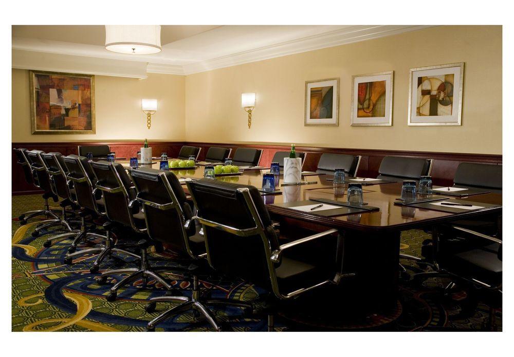 Отель Washington Dulles Airport Marriott Стерлинг Экстерьер фото