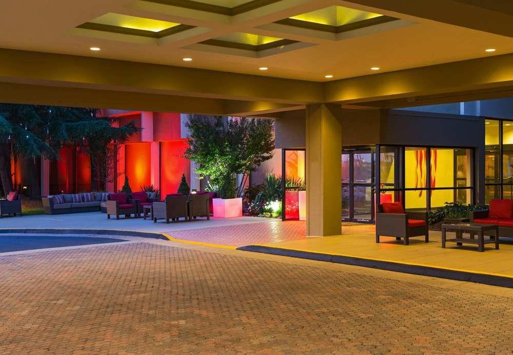 Отель Washington Dulles Airport Marriott Стерлинг Экстерьер фото