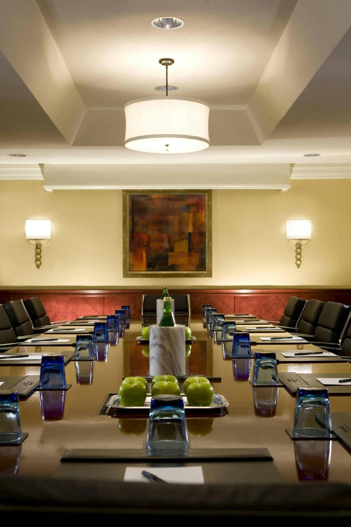 Отель Washington Dulles Airport Marriott Стерлинг Экстерьер фото