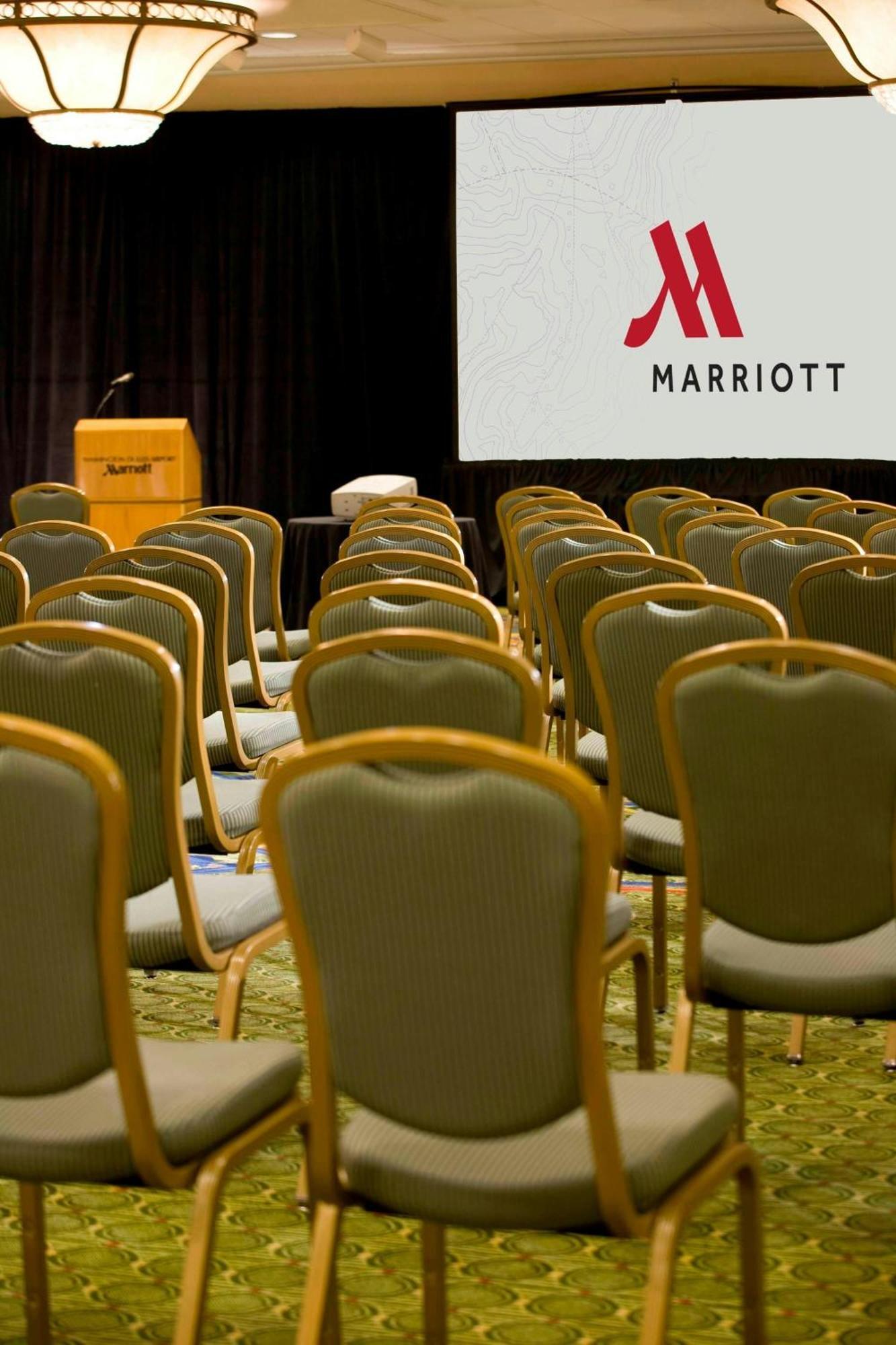 Отель Washington Dulles Airport Marriott Стерлинг Экстерьер фото