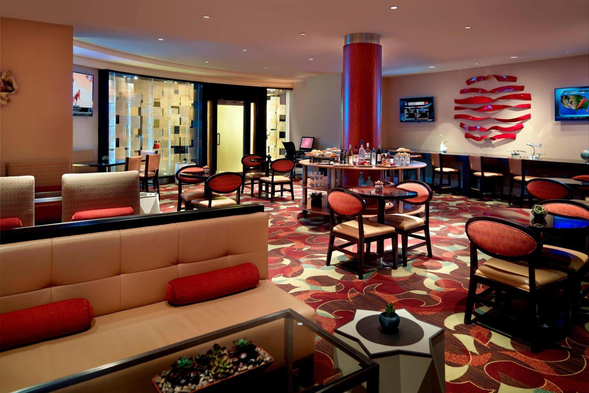 Отель Washington Dulles Airport Marriott Стерлинг Экстерьер фото