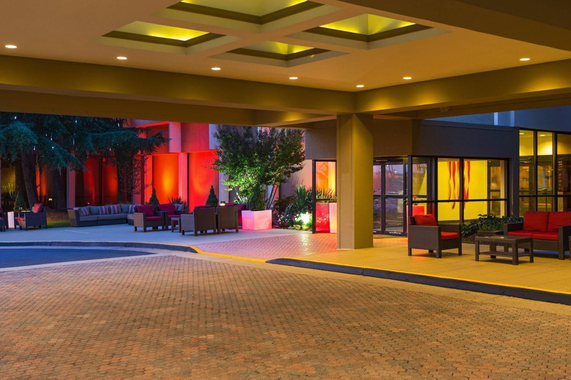 Отель Washington Dulles Airport Marriott Стерлинг Экстерьер фото