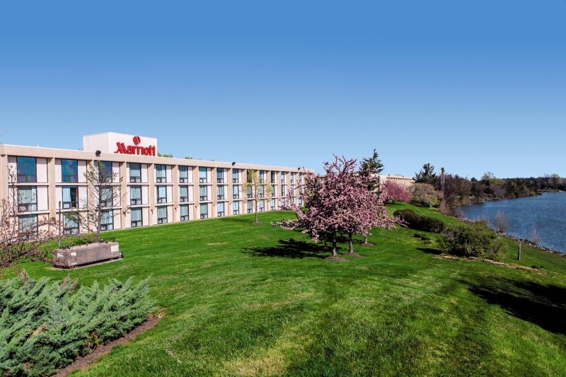 Отель Washington Dulles Airport Marriott Стерлинг Экстерьер фото